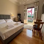 Guggenhome Проживання в сім'ї Більбао