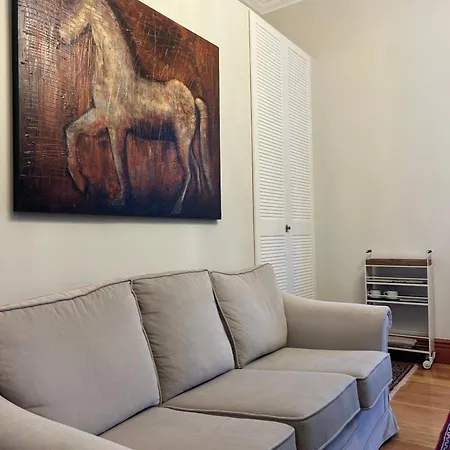 Guggenhome Homestay *